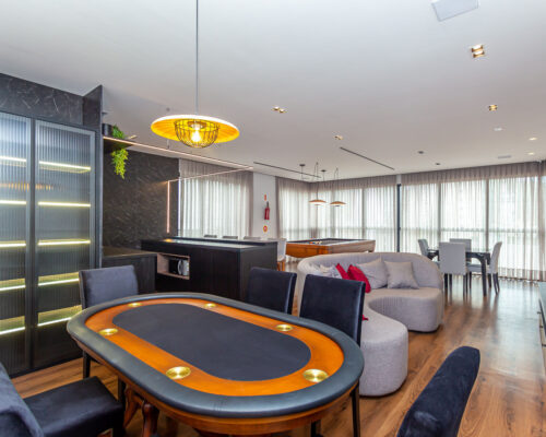 Apartamento decorado à venda no Costa Esmeralda Residence