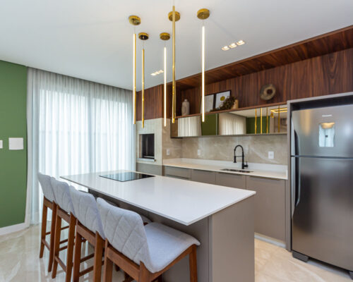 Apartamento decorado à venda no Costa Esmeralda Residence