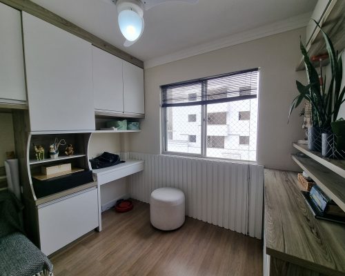 Apartamento à Venda no Ed. Caioba