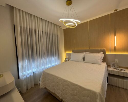 Suíte mobiliada e decorada